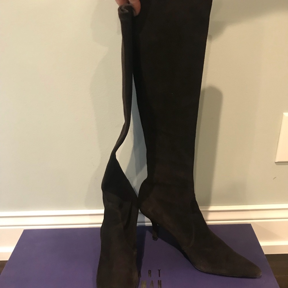 100% authentic Stuart Weitzman Suede Boots